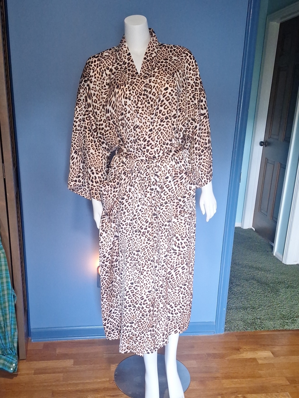 Ambrielle Beige & Black Leopard Print Wrap Robe